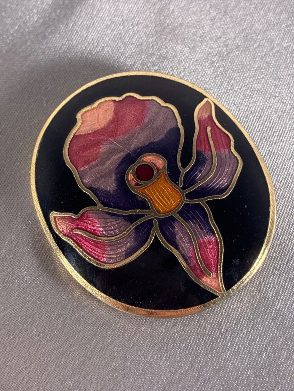 Cloisonné Style Enamel Iris Flower Brooch Black Gold Tone Floral Pin - Picture 5 of 7